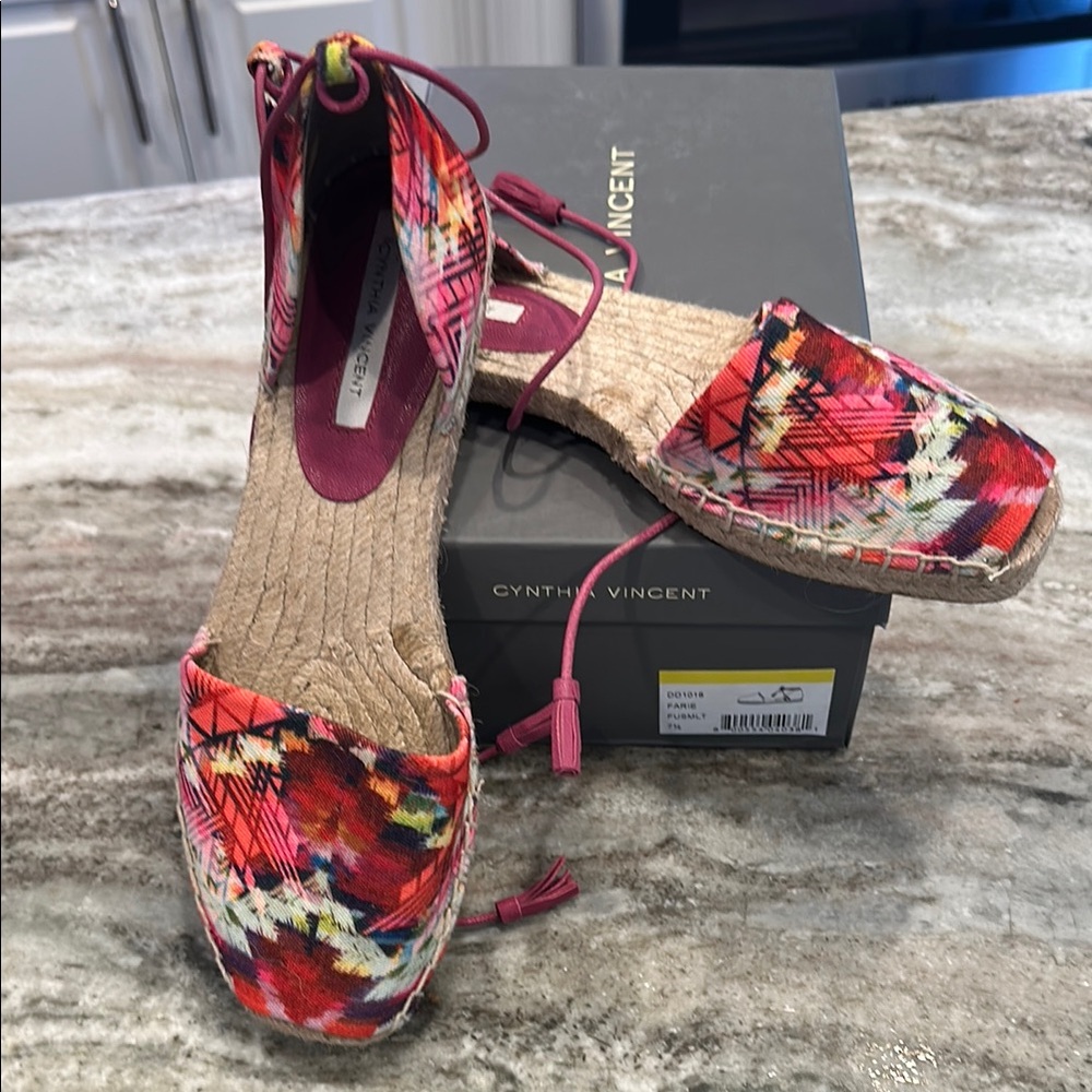 ๐ธ Cynthia Vincent Farie Ikat-Print D'Orsay Espadrille Sandals (Size 7.5) ๐ธ - Picture 2 of 8